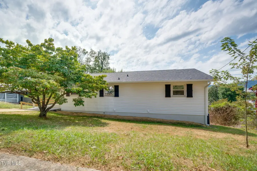 546 Bays View Court, Kingsport, TN 37660 - #2