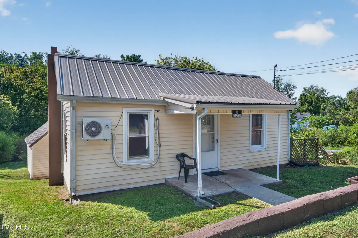1009 Vermont Avenue, Bristol, VA 24201 - #1
