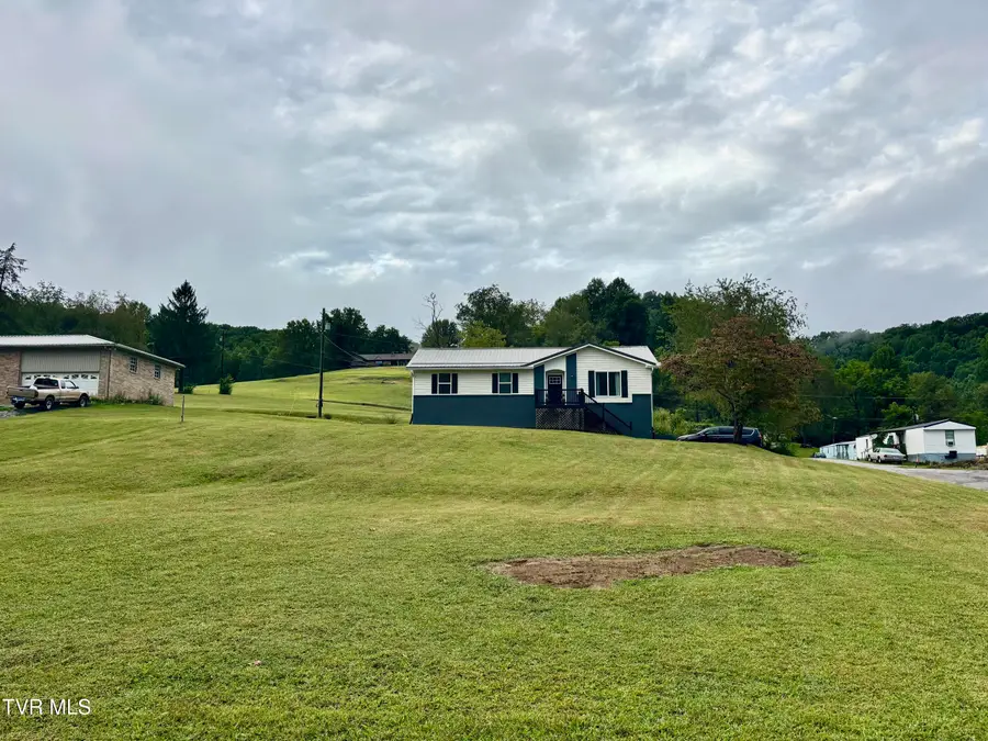 131 Melrose Drive, Rose Hill, VA 24281 - #3