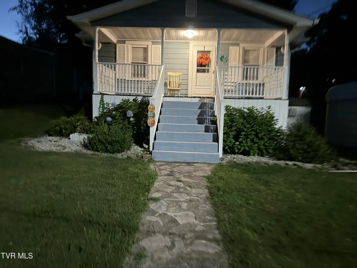 241 Magnolia Avenue, Bristol, VA 24201 - #1