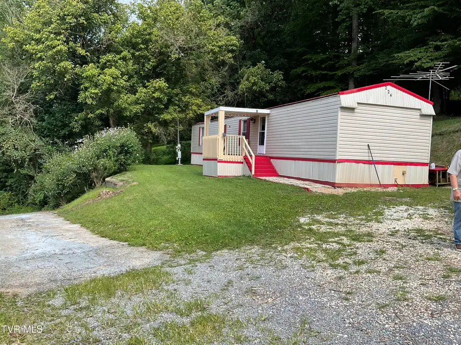 511 Weaver Branch Road, Bluff City, TN 37618 - #2