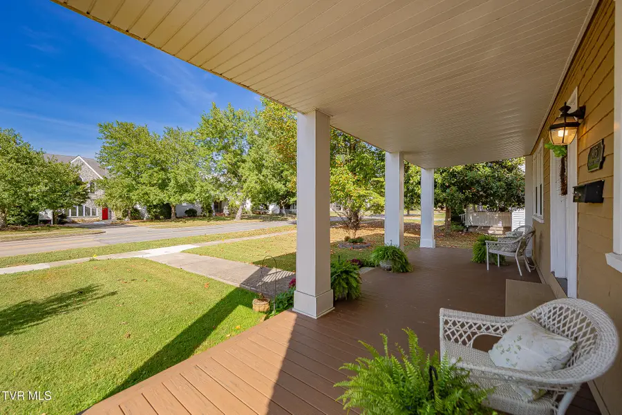905 Watauga Street, Kingsport, TN 37660 - #3