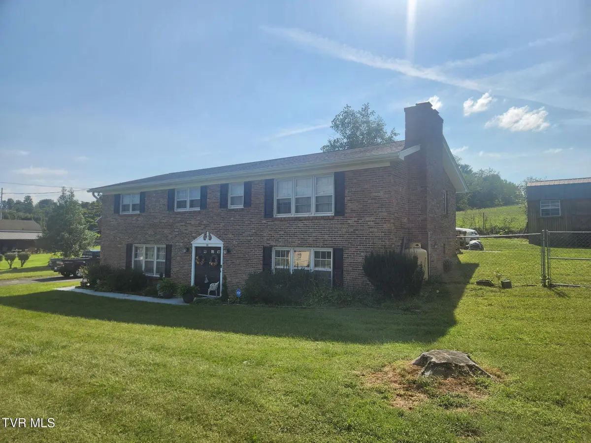 119 Kaluna Avenue, Bluff City, TN 37618 - #1
