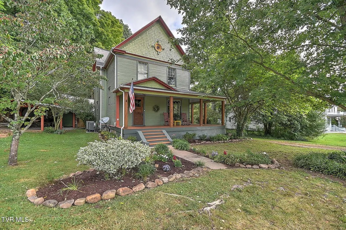 561 Clifton Street, Damascus, VA 24236 - #1