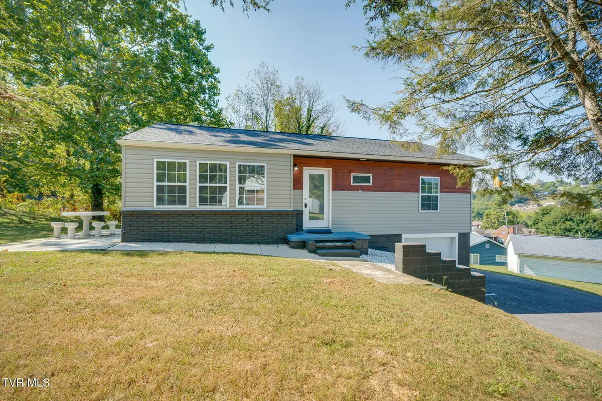 306 Martin Street, Kingsport, TN 37665 - #1