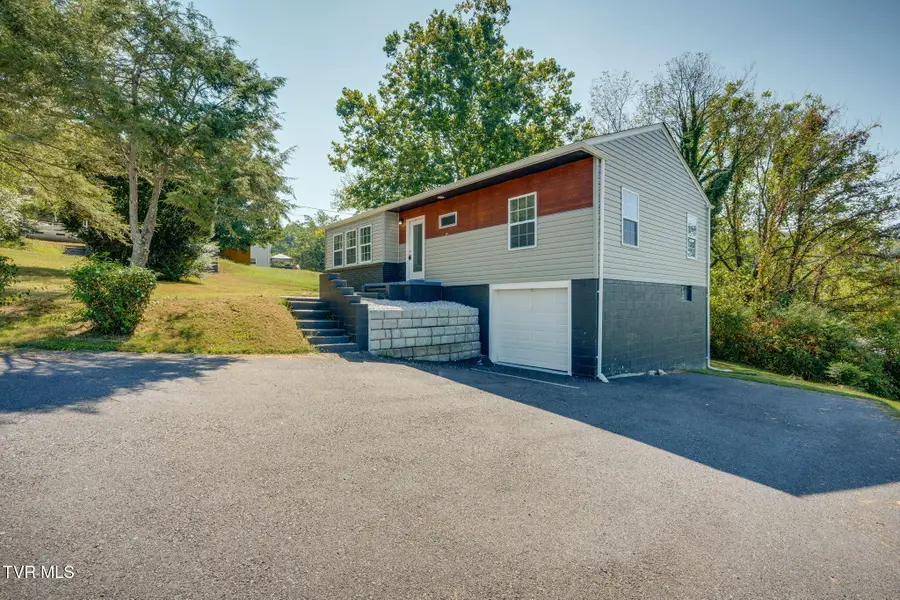 306 Martin Street, Kingsport, TN 37665 - #3