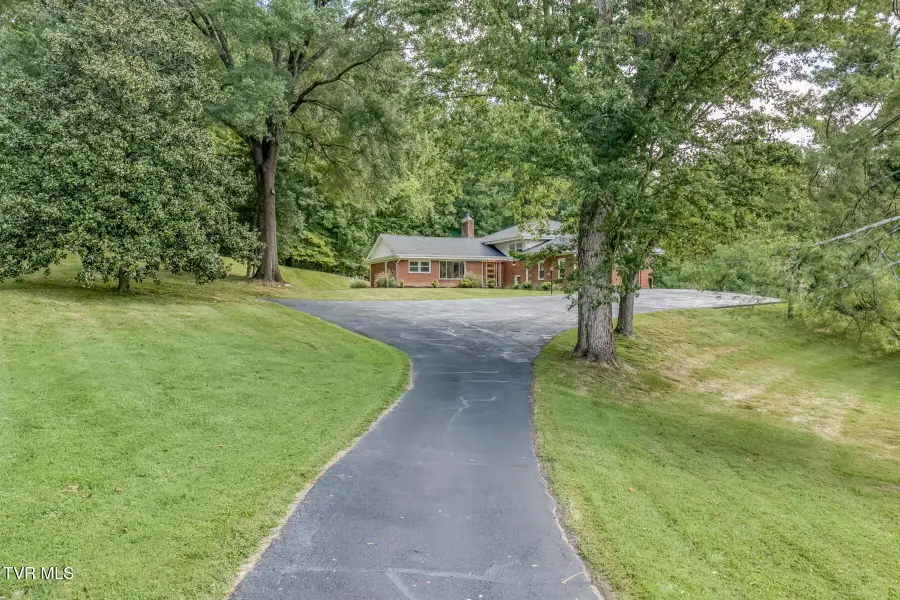 601 Orchard Road Extension, Elizabethton, TN 37643 - #2