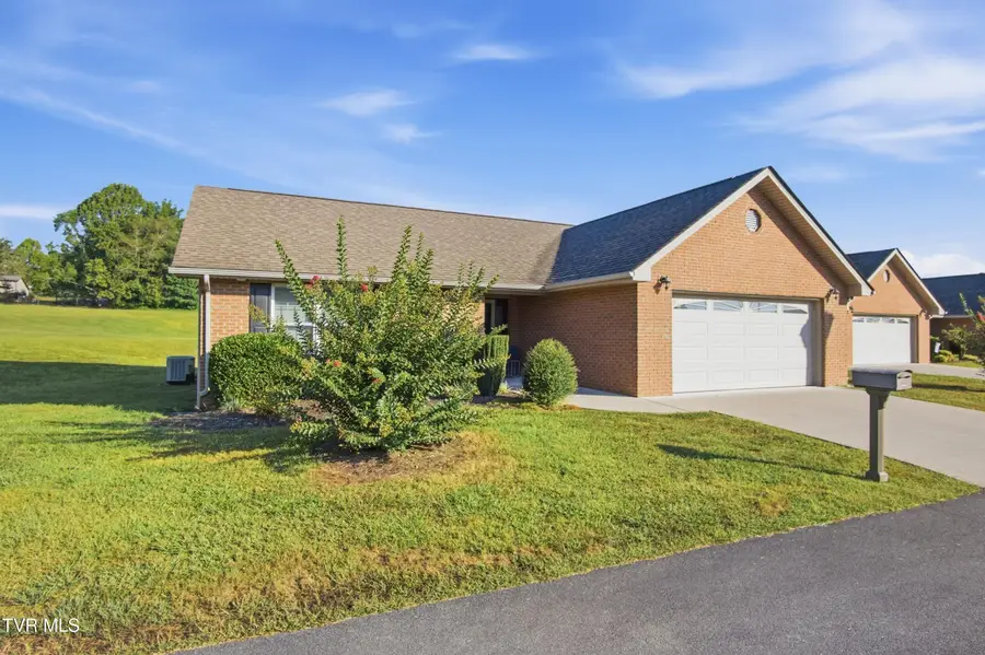 2100 Pleasant View Drive #Apt 404, Johnson City, TN 37604 - #2