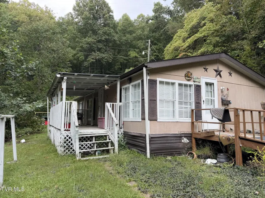 9525 Donald Branch Road, Pound, VA 24279 - #2