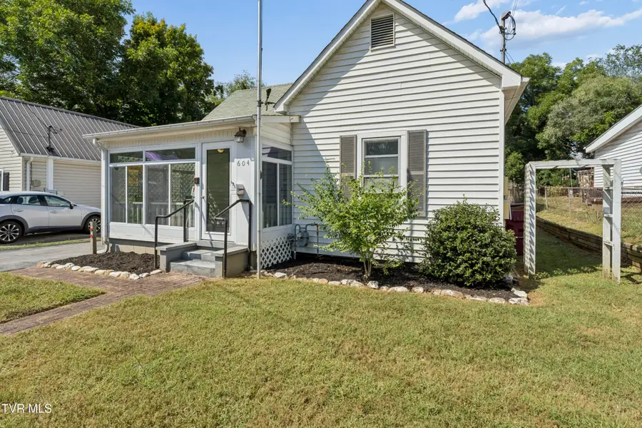 604 Magnolia Avenue, Johnson City, TN 37604 - #2