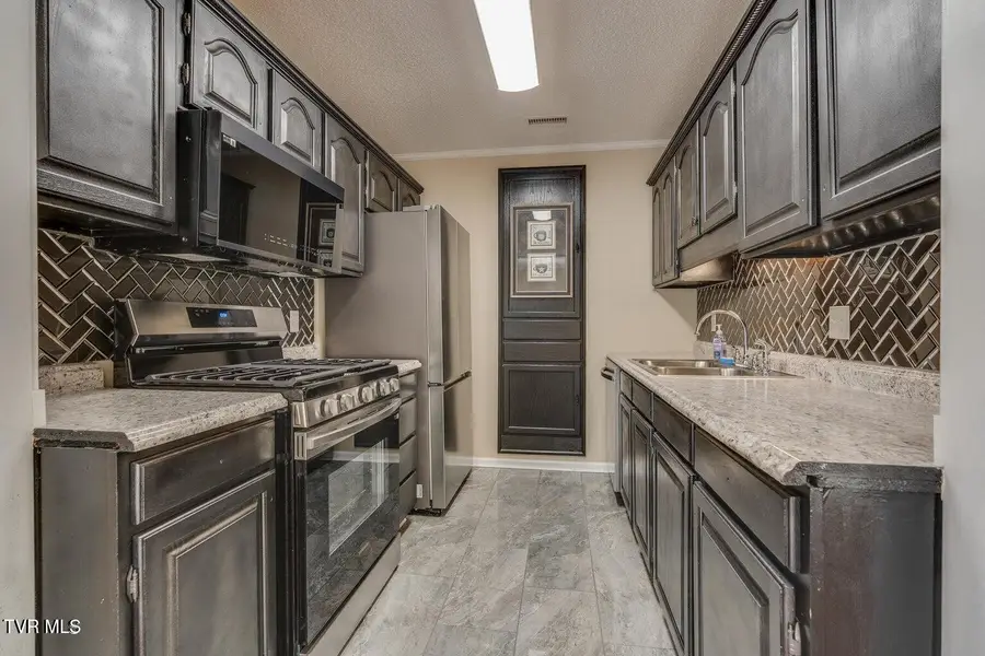2700 Indian Ridge Road #Apt 6, Johnson City, TN 37604 - #3
