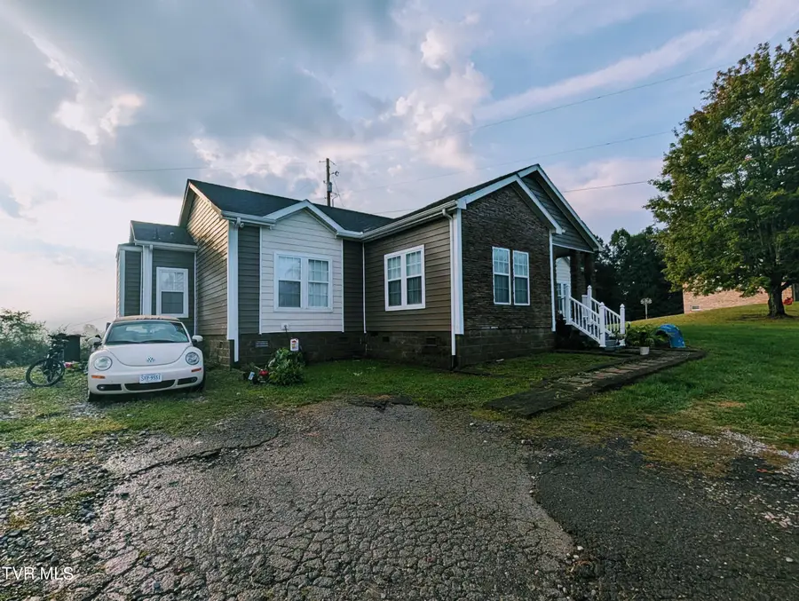 740 The Flats Drive, Clintwood, VA 24228 - #3