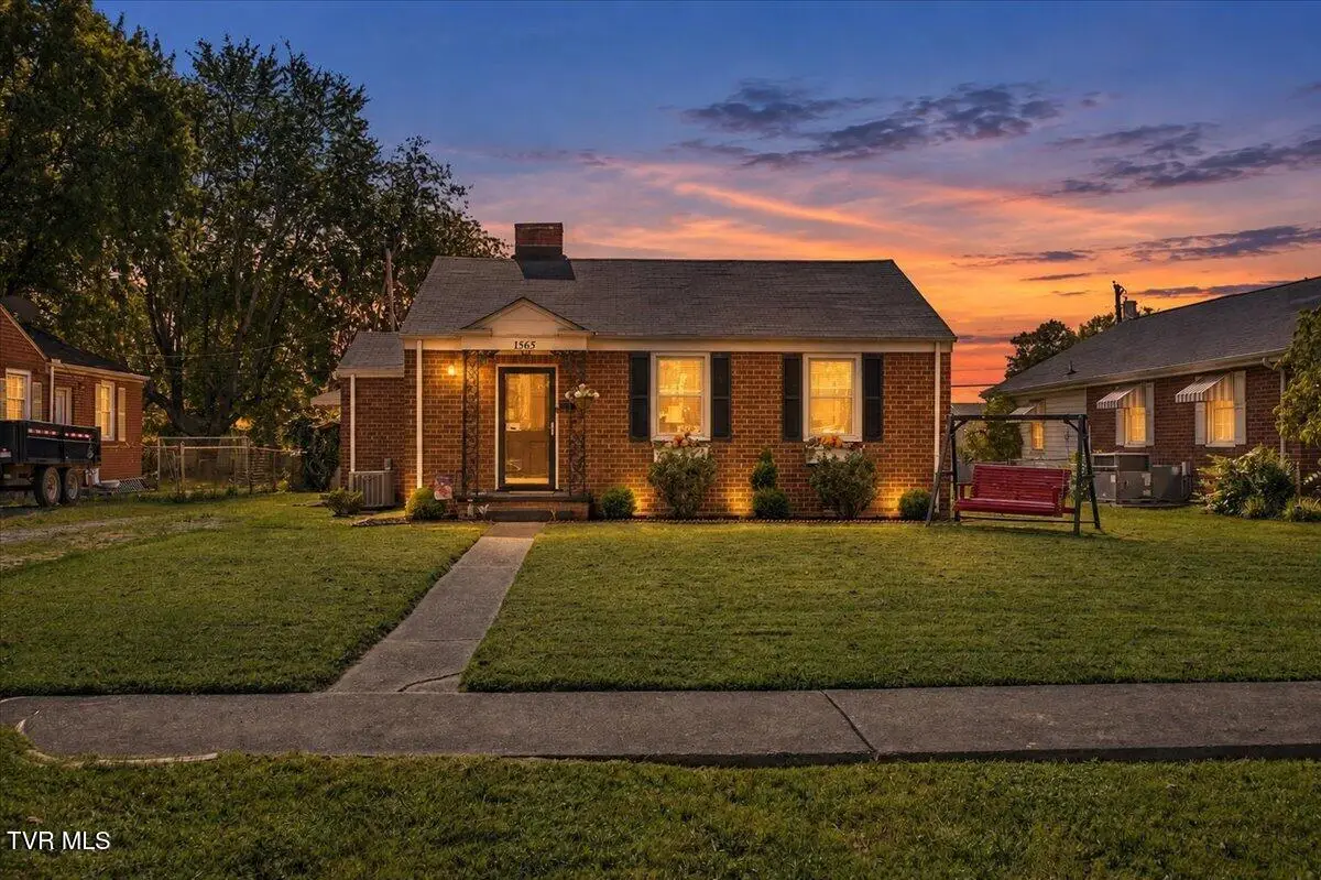 1565 Pineola Avenue, Kingsport, TN 37664 - #1