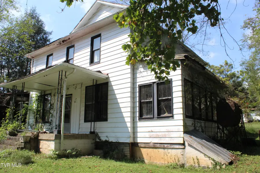 847 Leigh Avenue, Pennington Gap, VA 24277 - #3