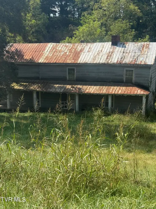 3698 Bishoptown Road, Duffield, VA 24244