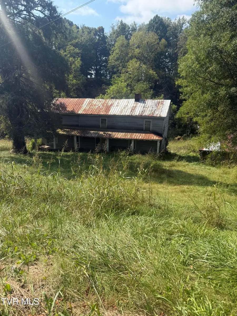 3698 Bishoptown Road, Duffield, VA 24244 - #2