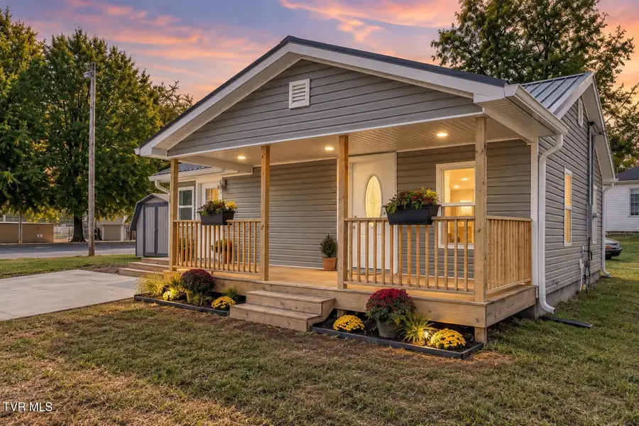 806 4th Street, Elizabethton, TN 37643 - #2