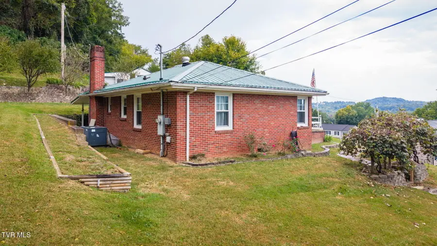 407 Allen Avenue, Elizabethton, TN 37643 - #3