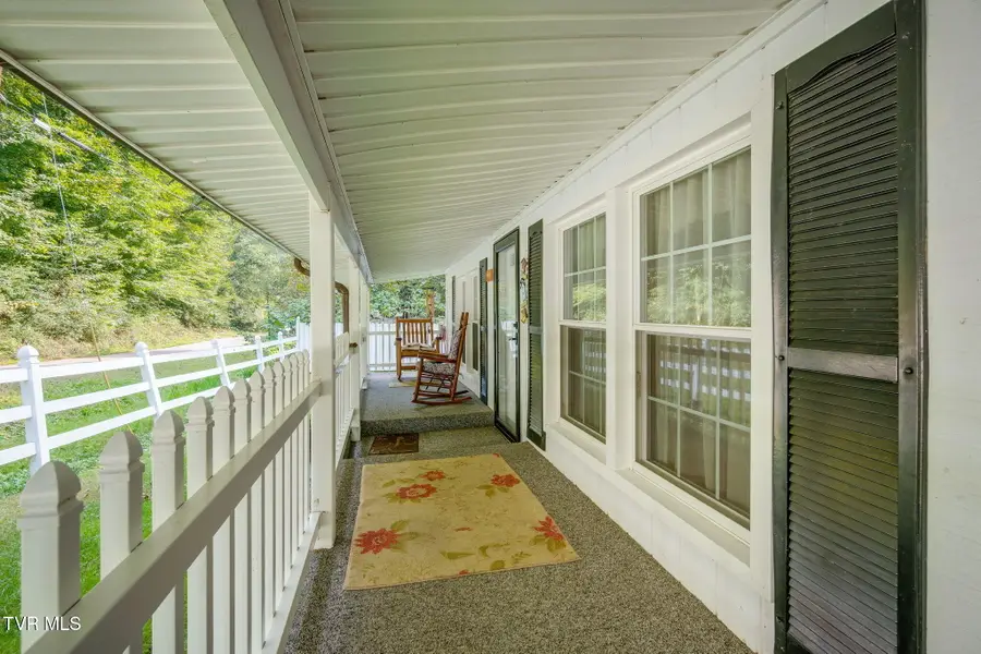 2850 Ely Pucketts Creek Road, Pennington Gap, VA 24277 - #3