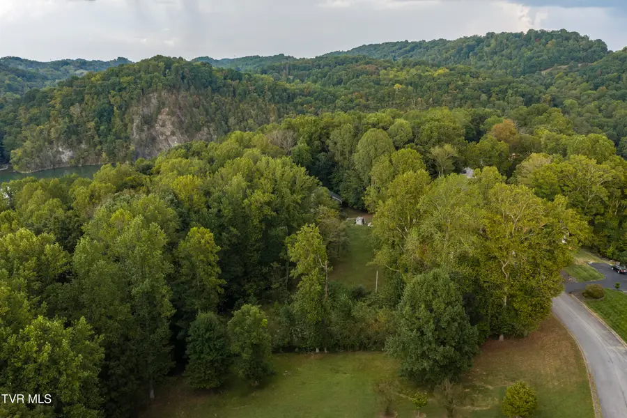 5057 Lake Forest Drive, Kingsport, TN 37663 - #3