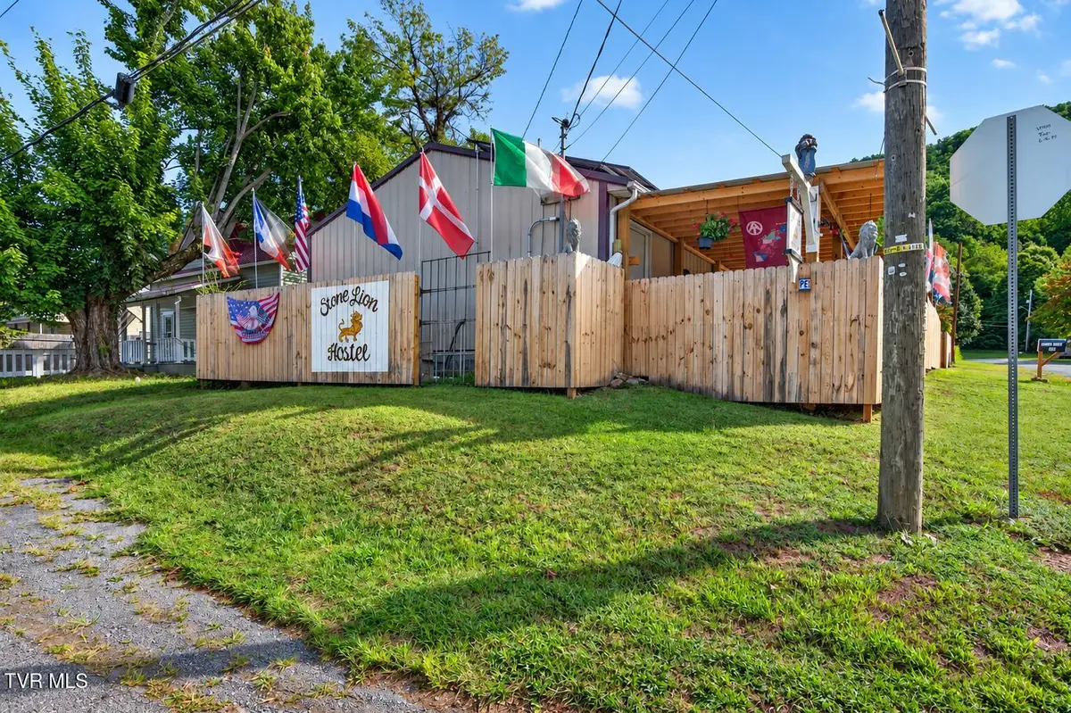 605 East 5th Street, Damascus, VA 24236 - #1