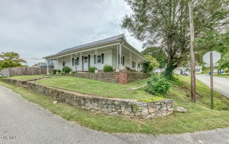 548 Cedar Street, Bluff City, TN 37618 - #2