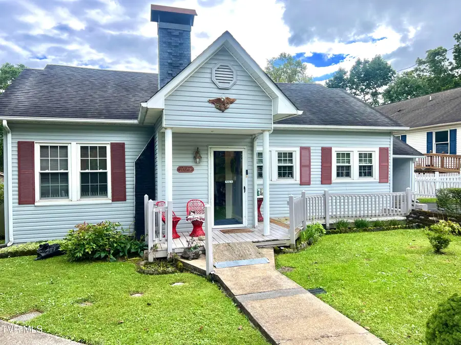 1023 Northwest Ridge Avenue, Norton, VA 24273 - #2