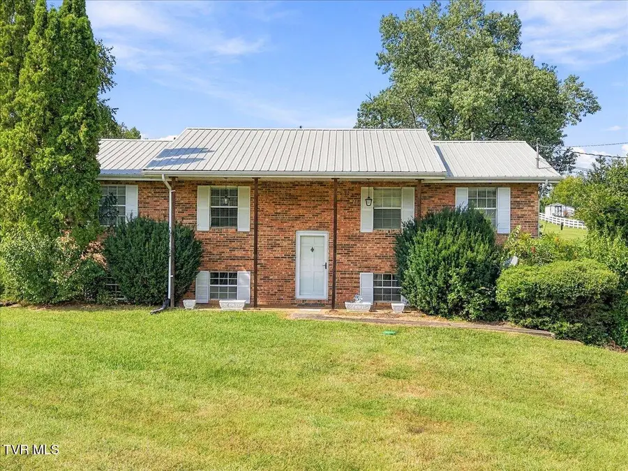 3220 Newport Highway, Greeneville, TN 37743 - #3