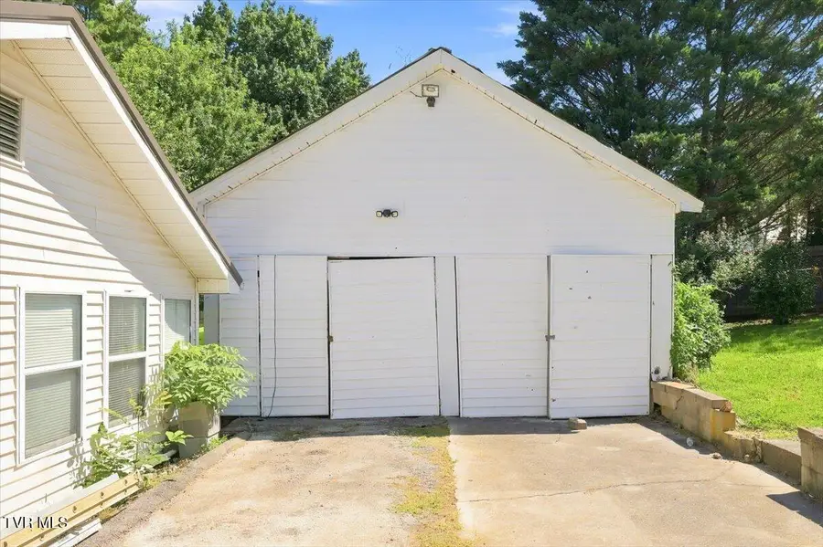 204 Huffmaster Street, Rogersville, TN 37857 - #2