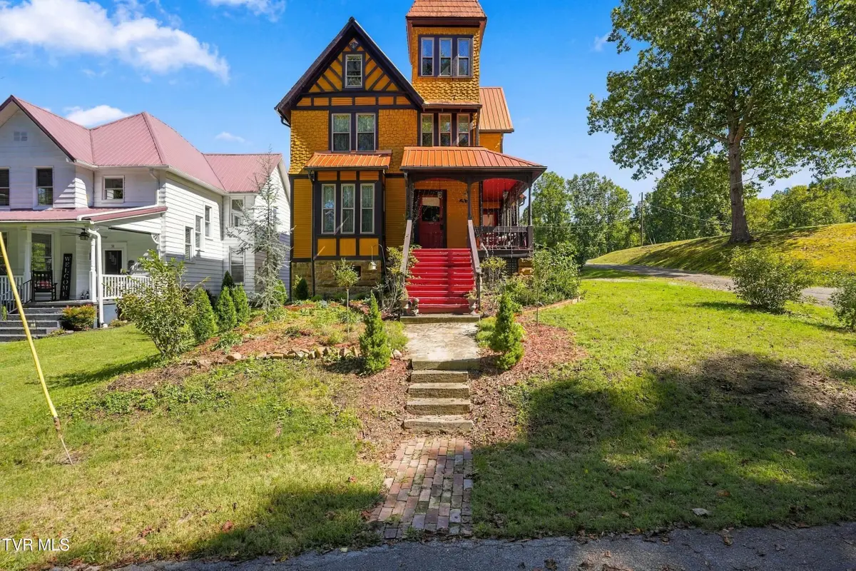 28 Hill Street, Big Stone Gap, VA 24219 - #1
