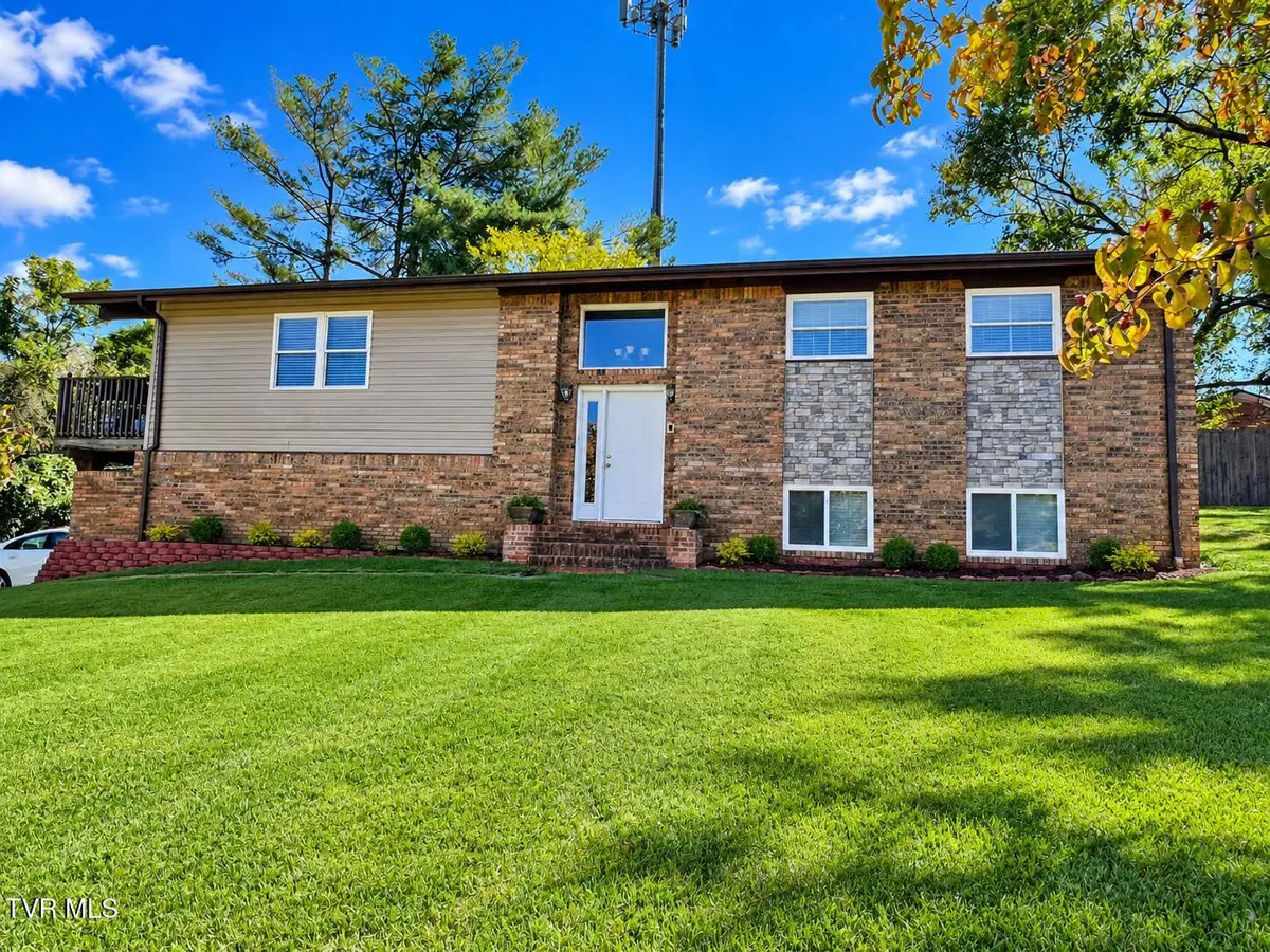 154 Locust Circle, Pennington Gap, VA 24277 - #1