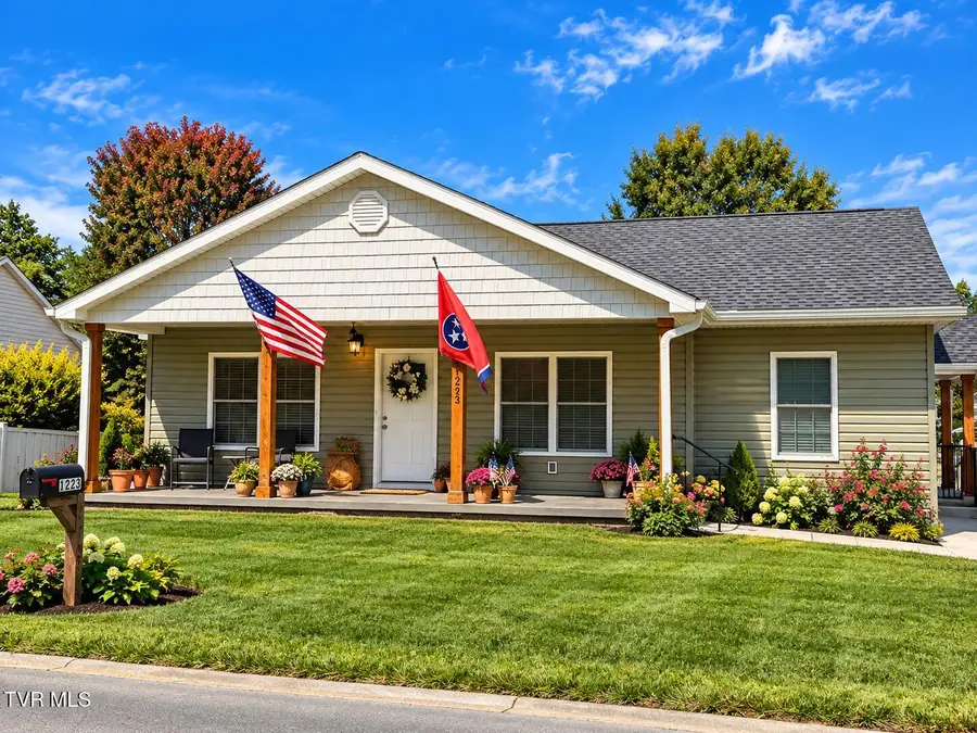 1223 Broad Street, Elizabethton, TN 37643 - #2