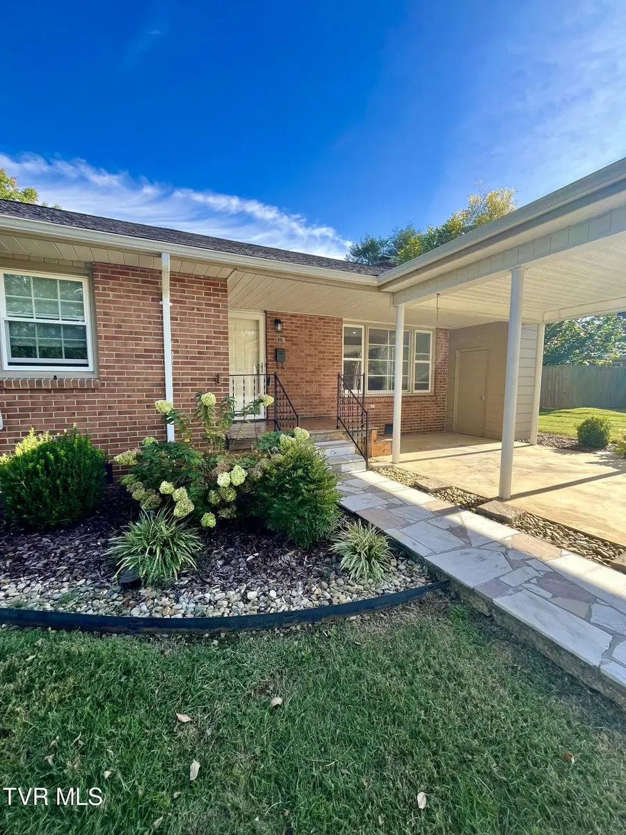 1320 Oxford Place, Johnson City, TN 37601 - #3