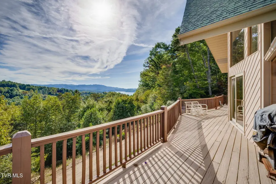 2899 Lakeview Drive, Butler, TN 37640 - #2