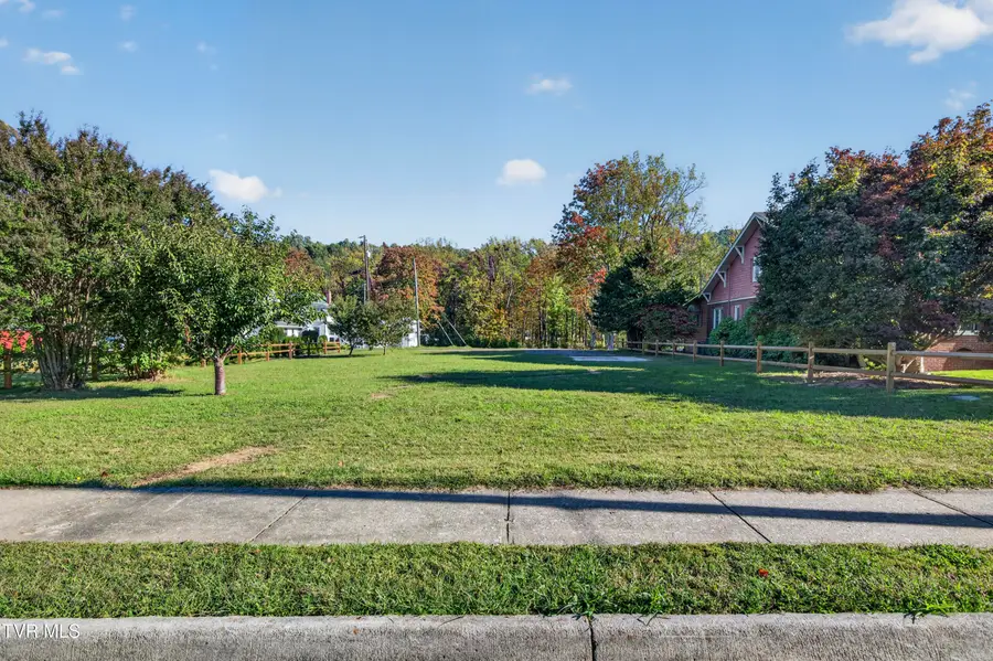 215 East Laurel Avenue, Damascus, VA 24236 - #3