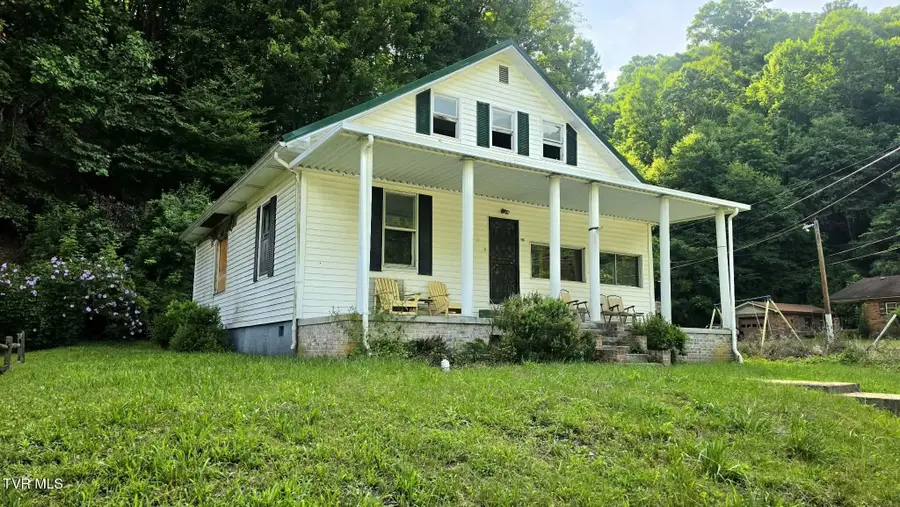 546 North Inman Street, Appalachia, VA 24216 - #2