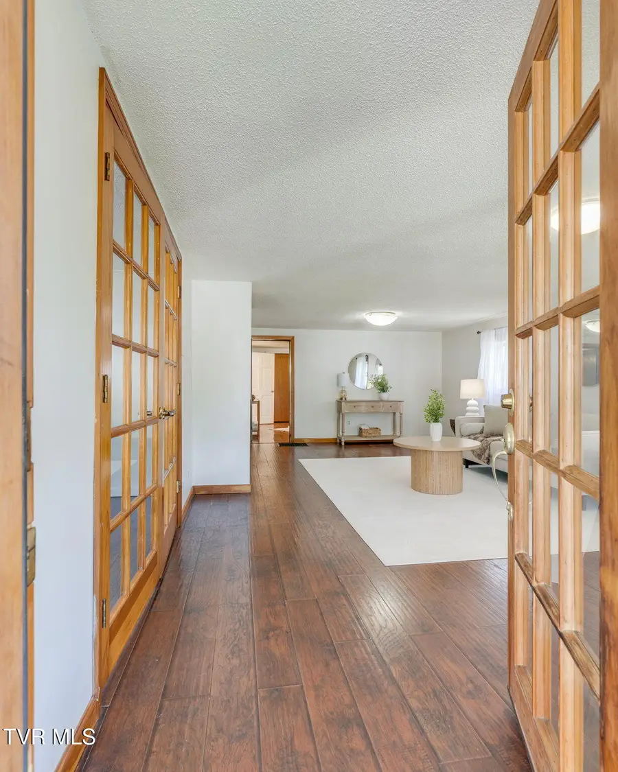 141 Pineview Drive, Bristol, VA 24201 - #3