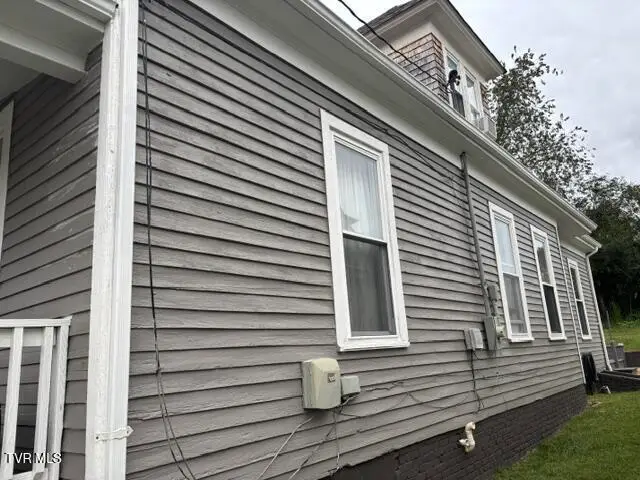 325 Lee Street, Bristol, VA 24201 - #2