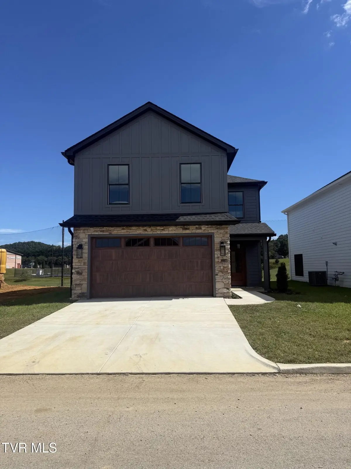 328 Monroe Drive, Bristol, TN 37620 - #1