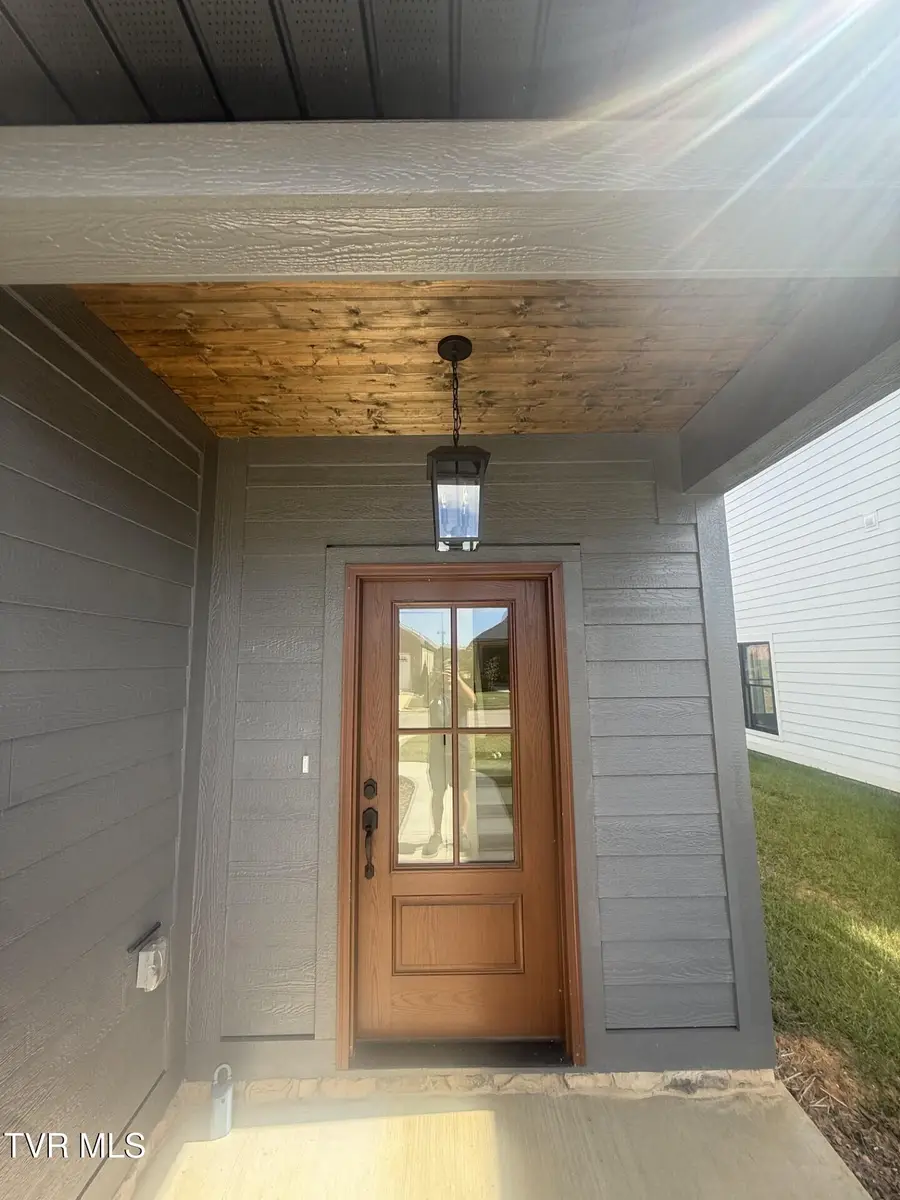 328 Monroe Drive, Bristol, TN 37620 - #3