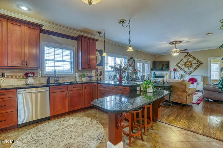 225 Plantation Drive, Greeneville, TN 37745 - #3
