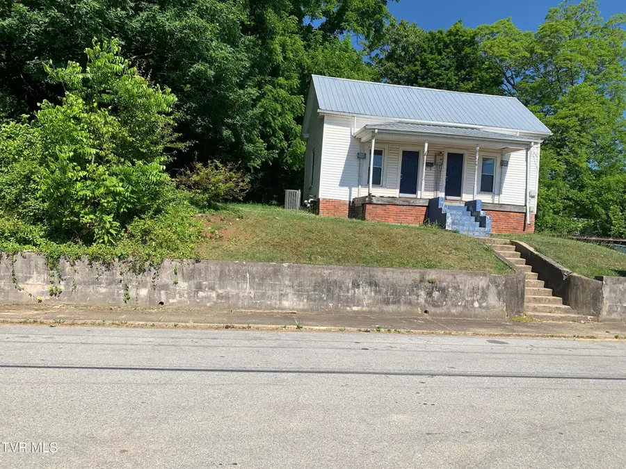 306 Davis Street, Greeneville, TN 37743 - #2