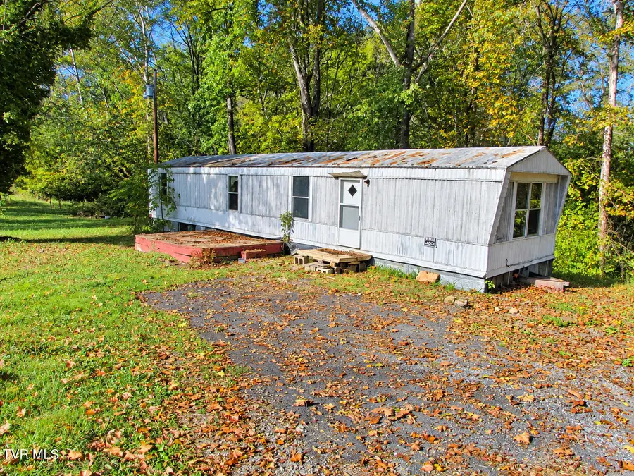 888 Old Elizabethton Highway, Bluff City, TN 37618 - #2