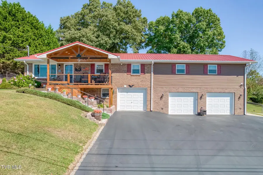252 Crockett Street, Bluff City, TN 37618 - #2