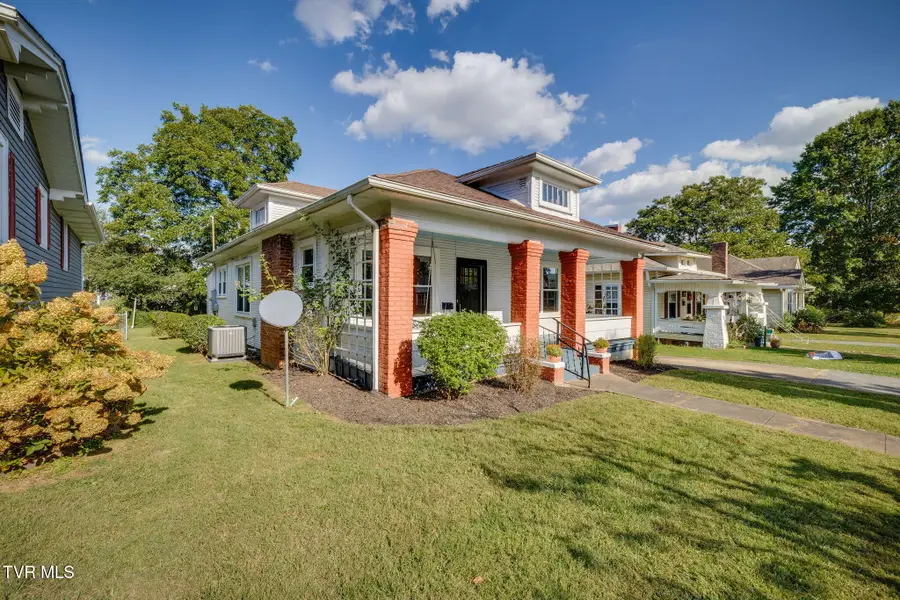 618 Hillcrest Drive, Johnson City, TN 37604 - #2