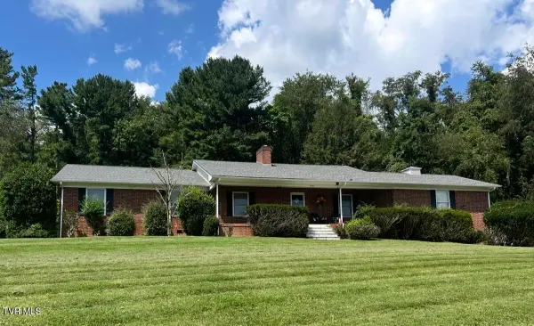 233 Holly Street, Marion, VA 24354