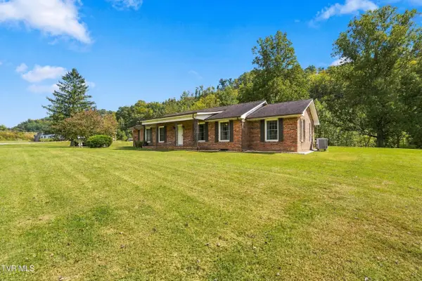 233 Thorngrove Drive, Duffield, VA 24244