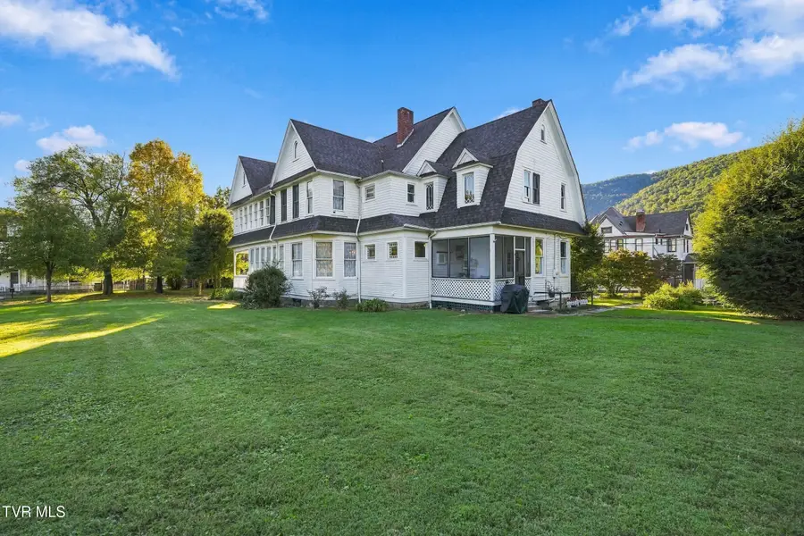19 West 2nd Street, Big Stone Gap, VA 24219 - #2