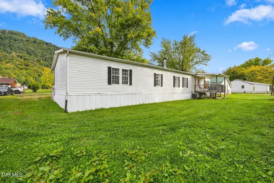 2712 East 4th Avenue, Big Stone Gap, VA 24219 - #2