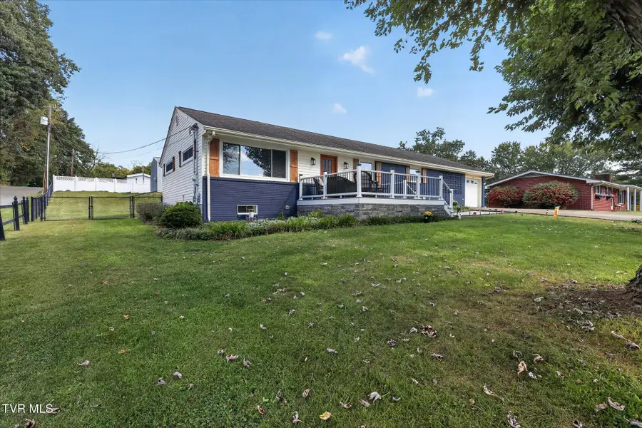245 Thomas Street, Kingsport, TN 37660 - #2